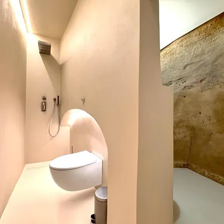 Modern Pendola Near The Duomo Siena