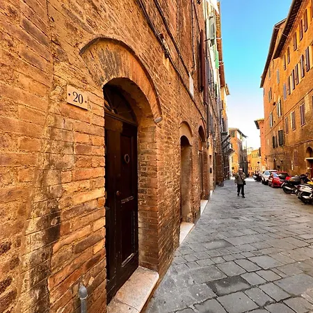 Modern Pendola Near The Duomo Апартаменты